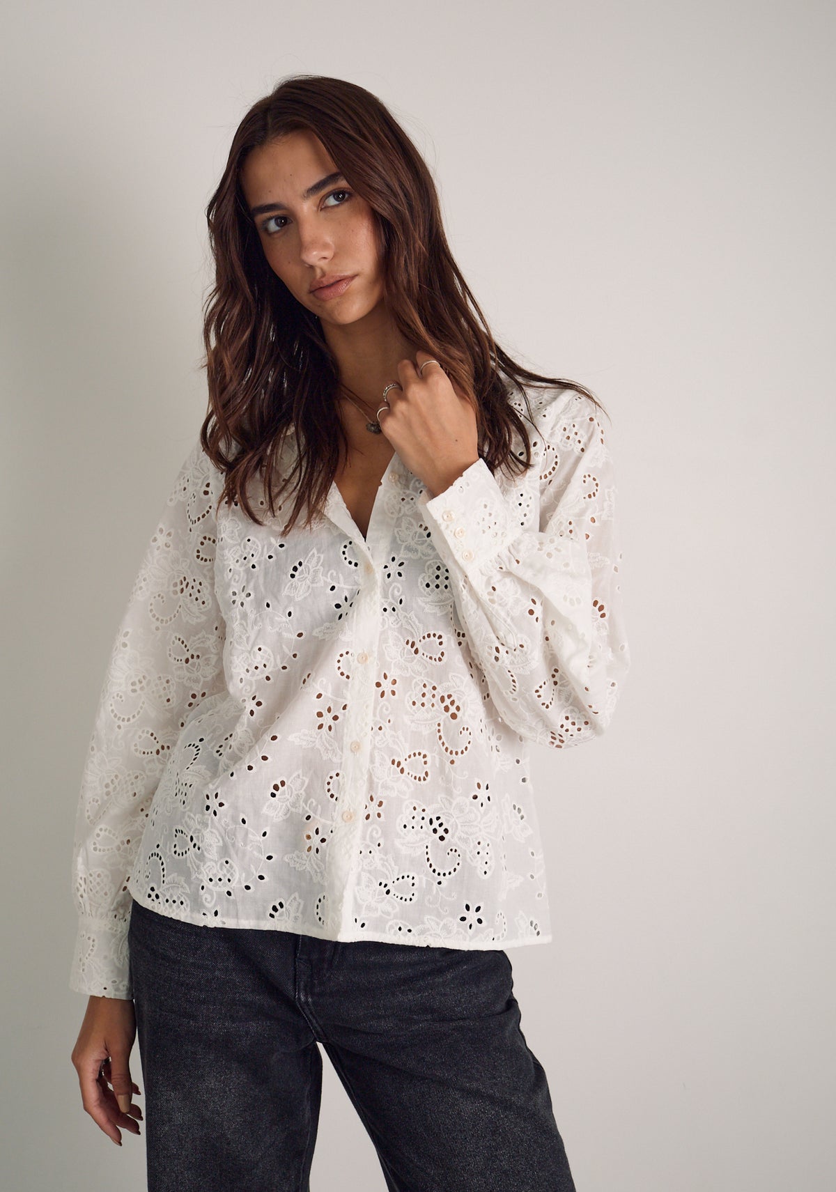 Blusa M Emily Ojalillo Blanco V1
