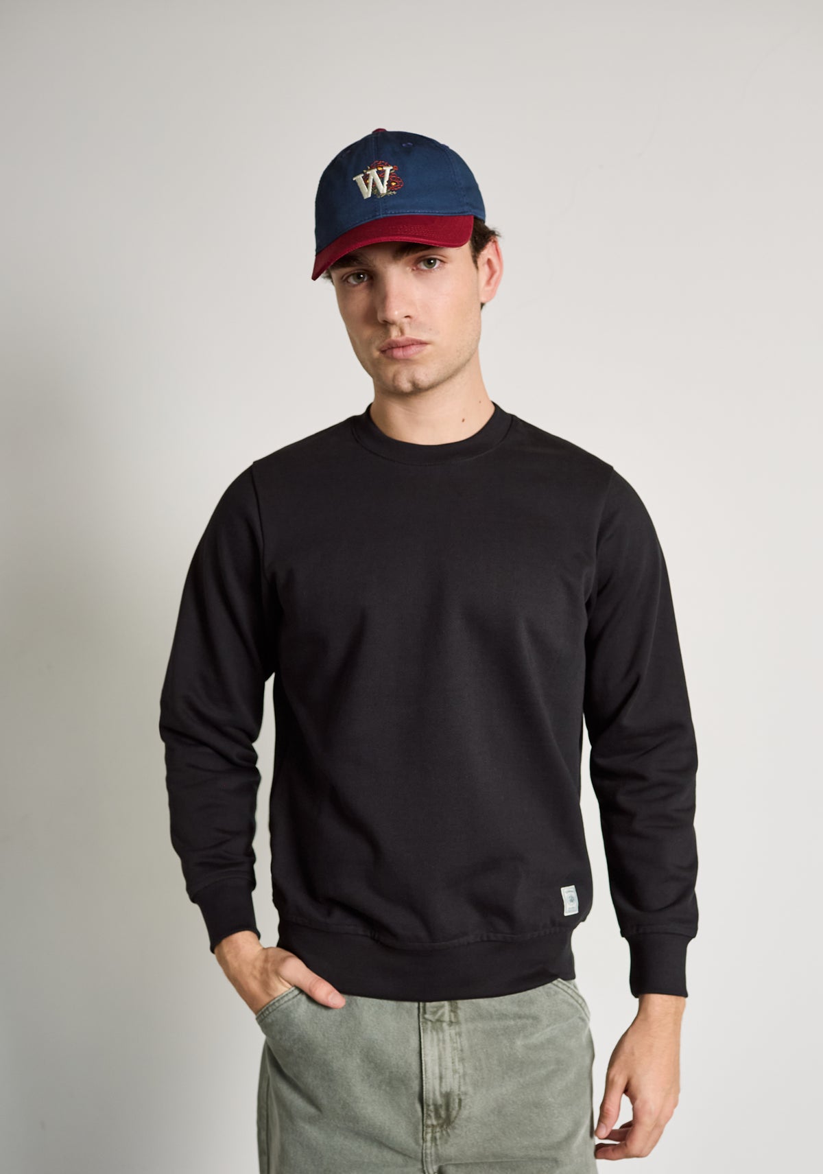 Buzo H Crew Neck Unicolor Negro