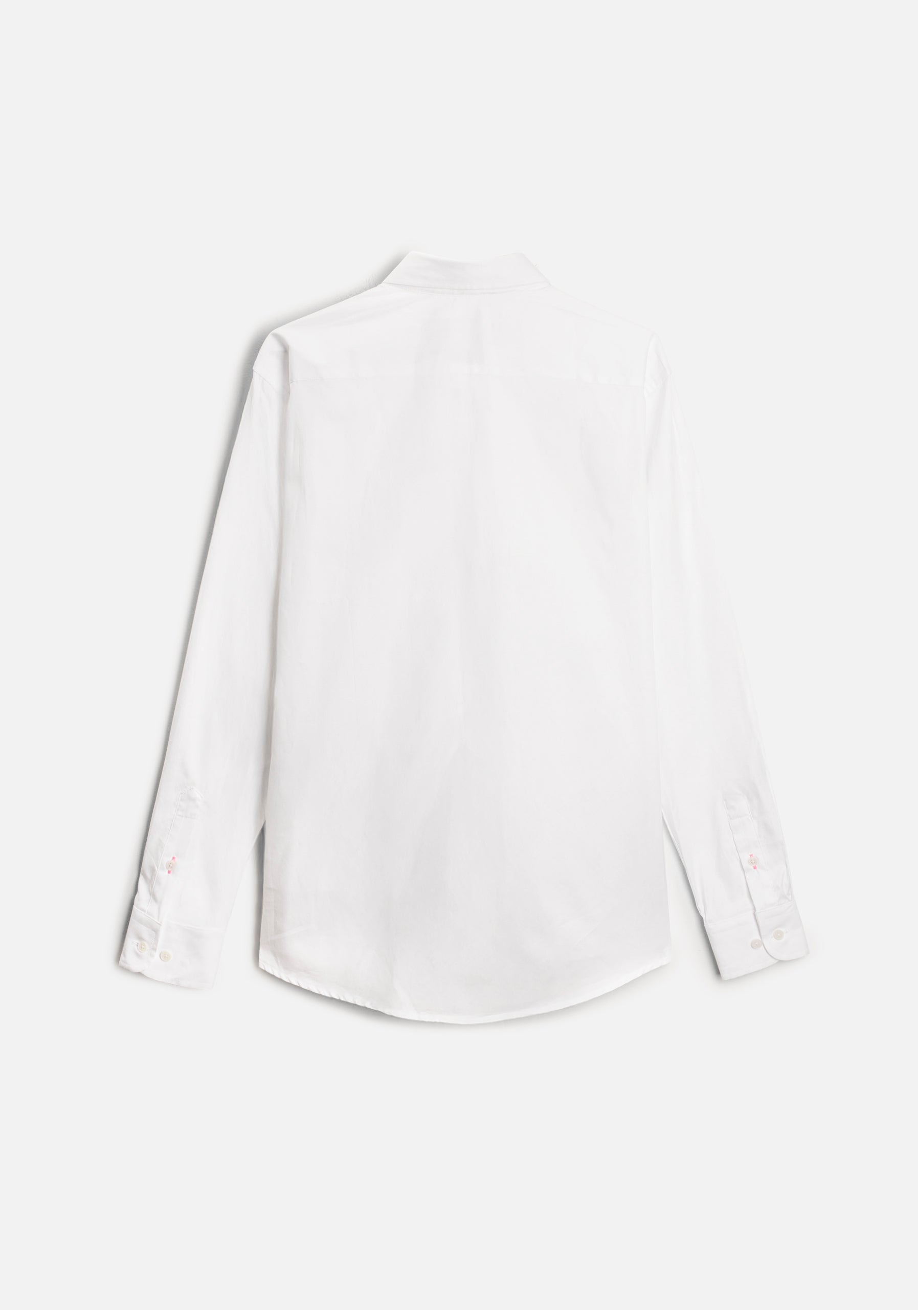 Camisa para hombre color blanco 100% algodón vista posterior