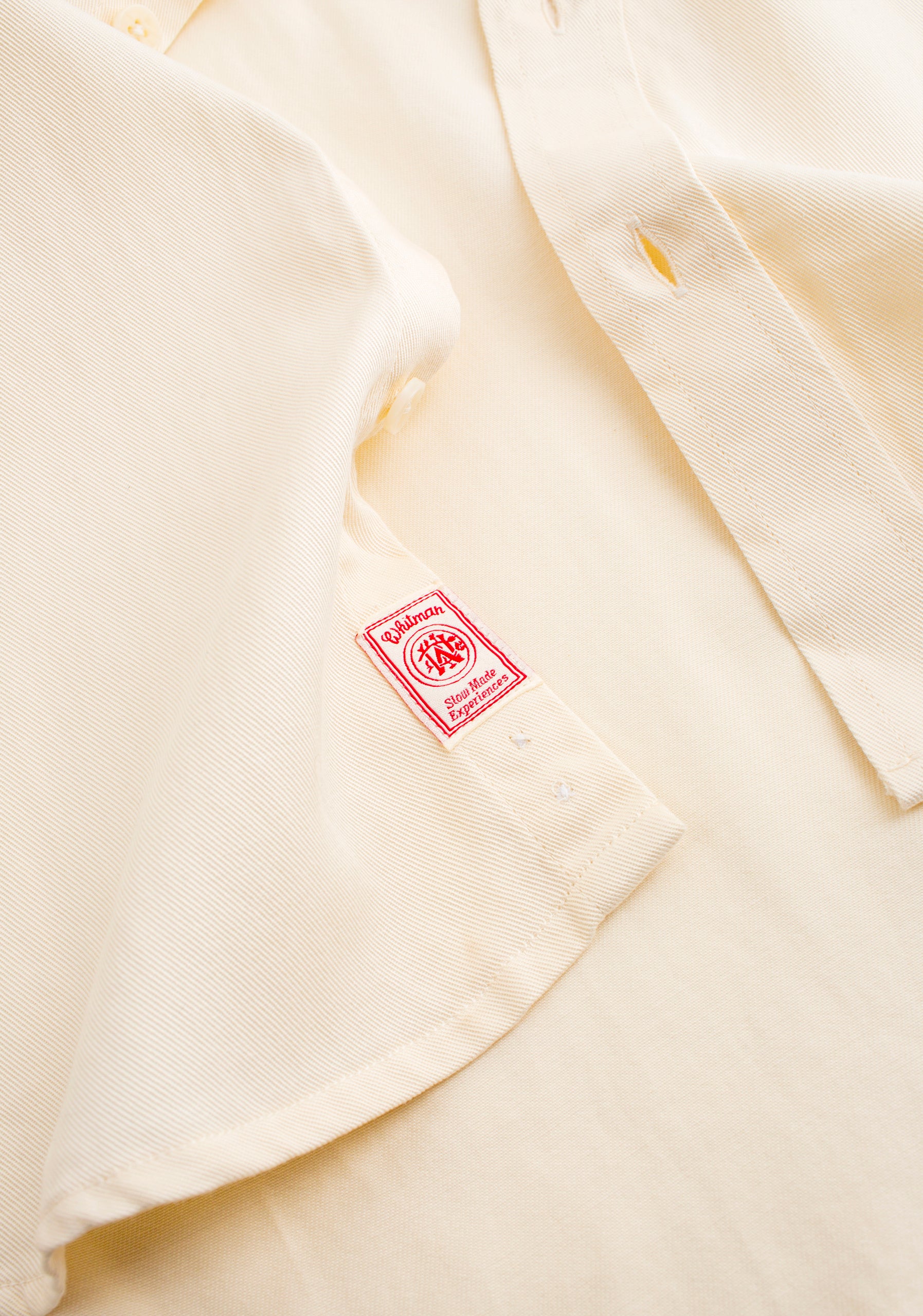 Camisa para hombre color beige de tencel y algodón detalle tejido