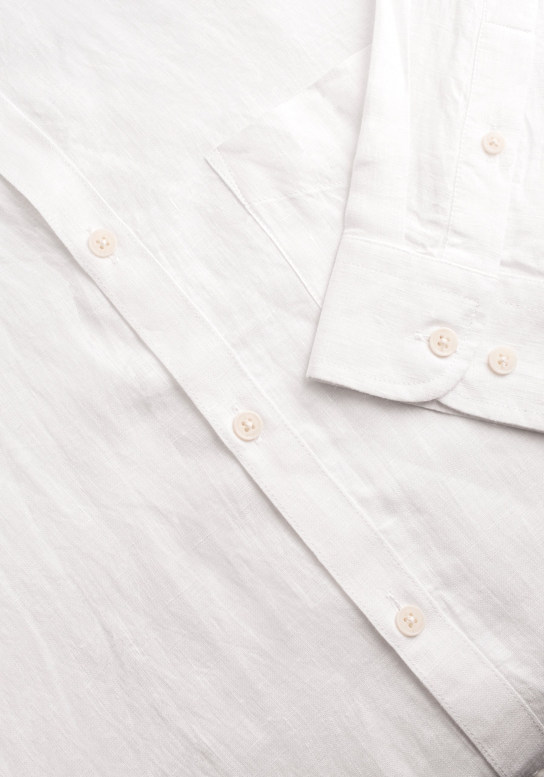 Camisa Cuello Nerú para hombre en Lino Blanco detalle de botones y manga