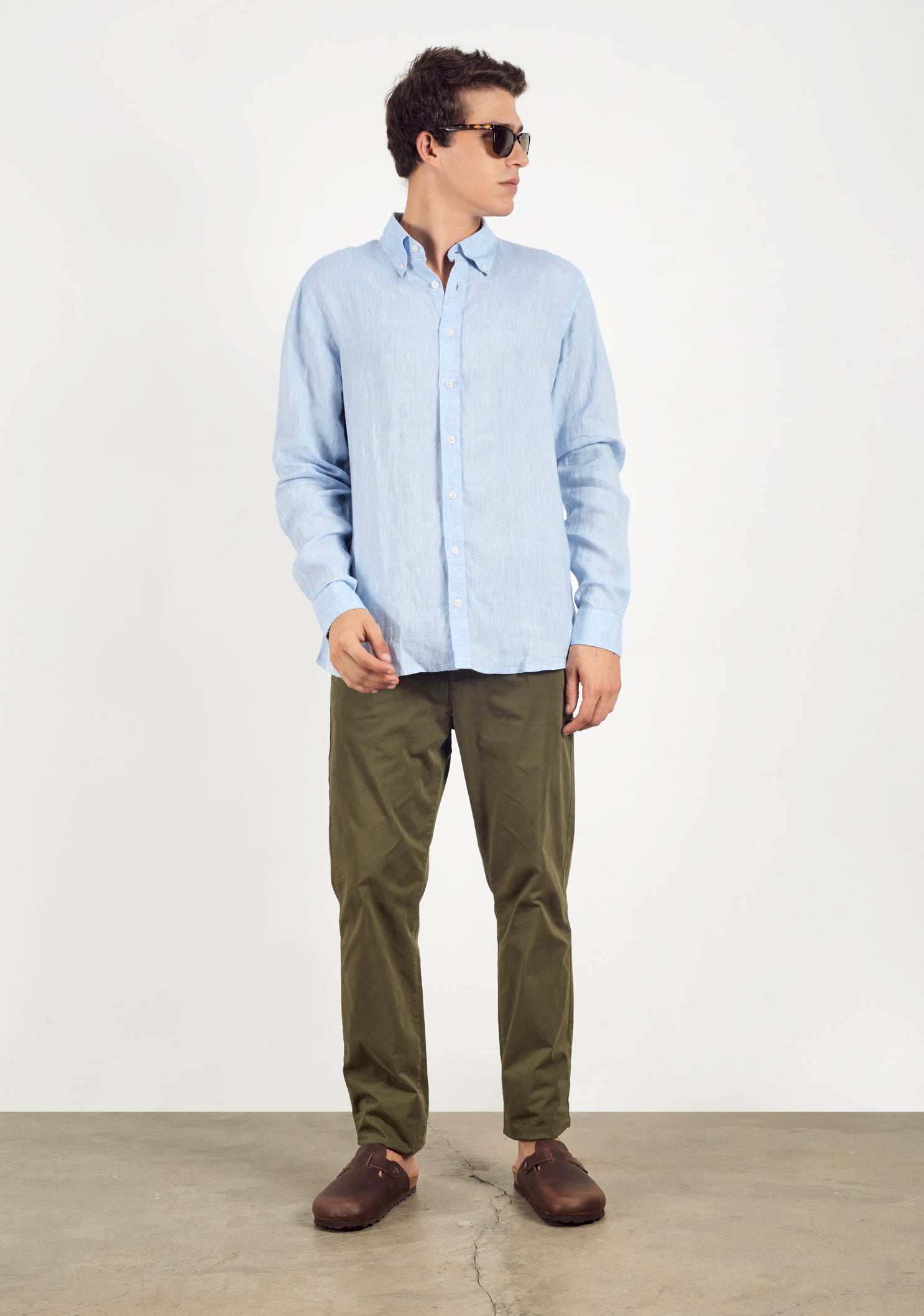 Camisa Lino Cuello Button Down Azul Celeste L-Atn