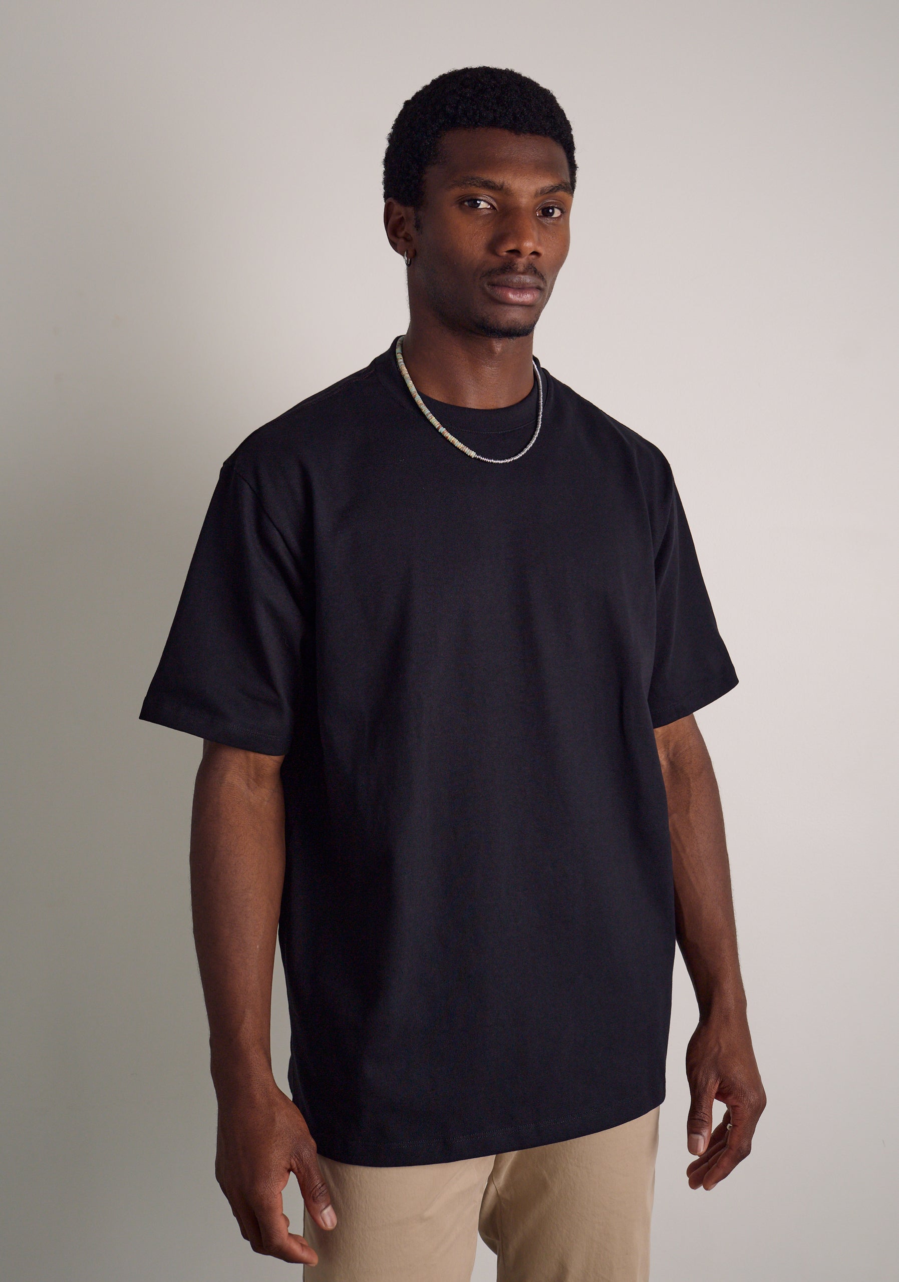 Camiseta H Premium Unicolor Negro
