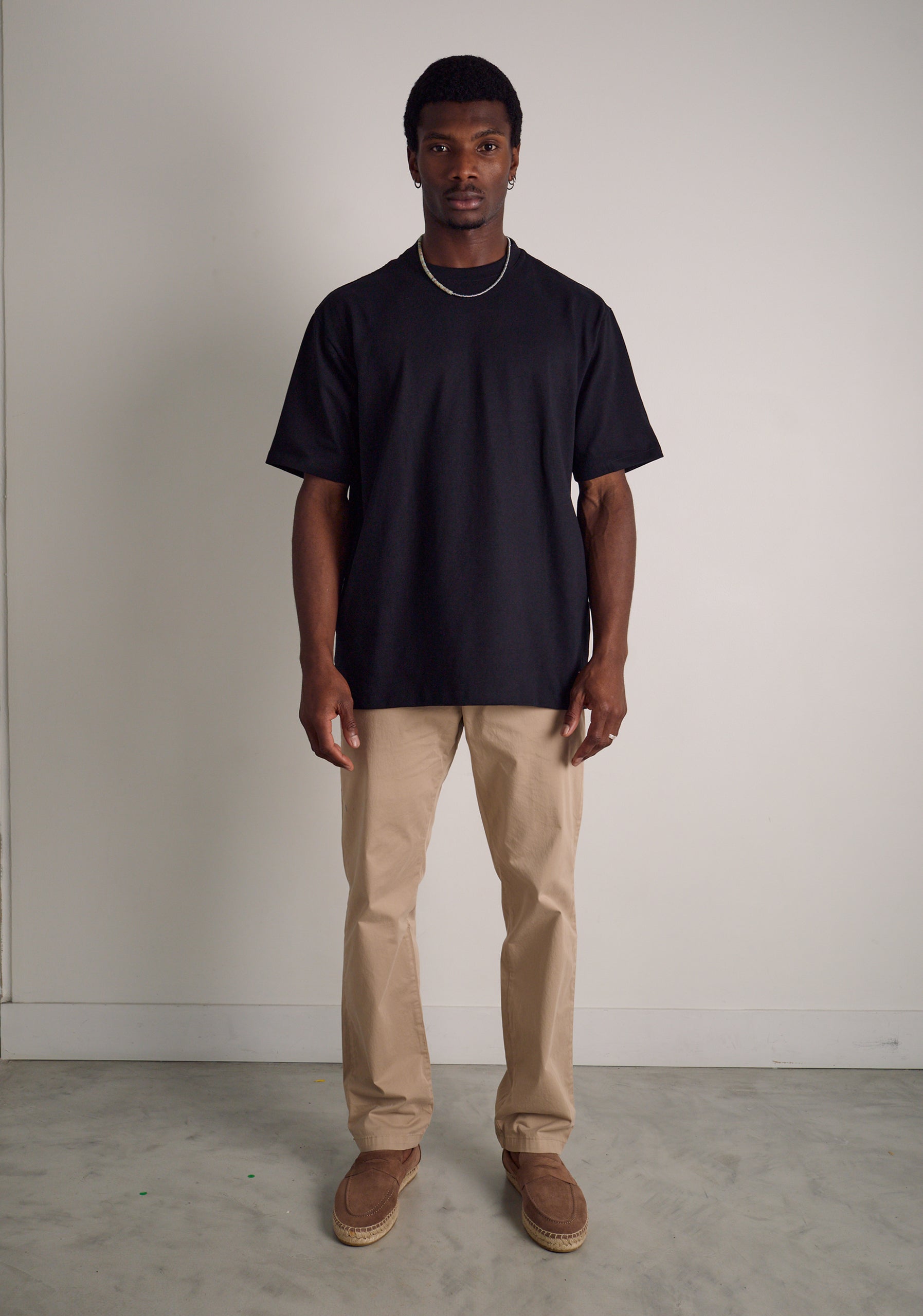 Camiseta H Premium Unicolor Negro-3