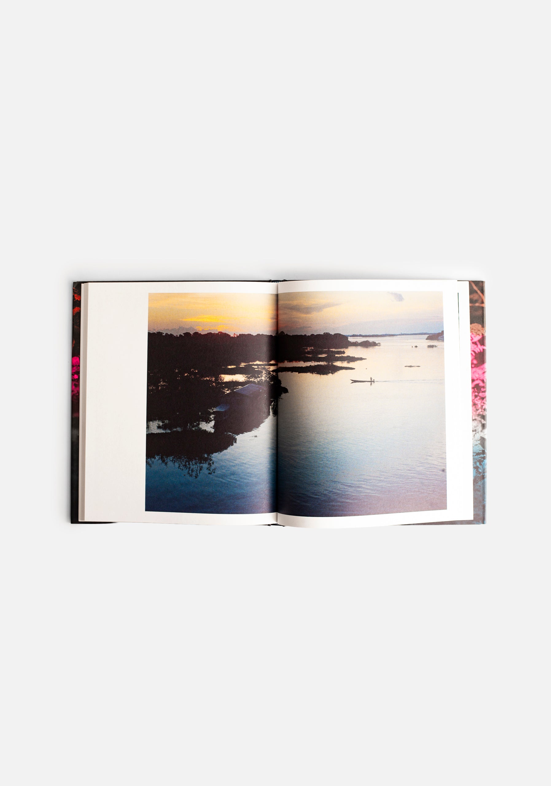 Libro Like A River ED A&A
